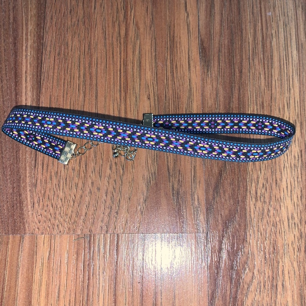 Choker - Picture 5 of 5